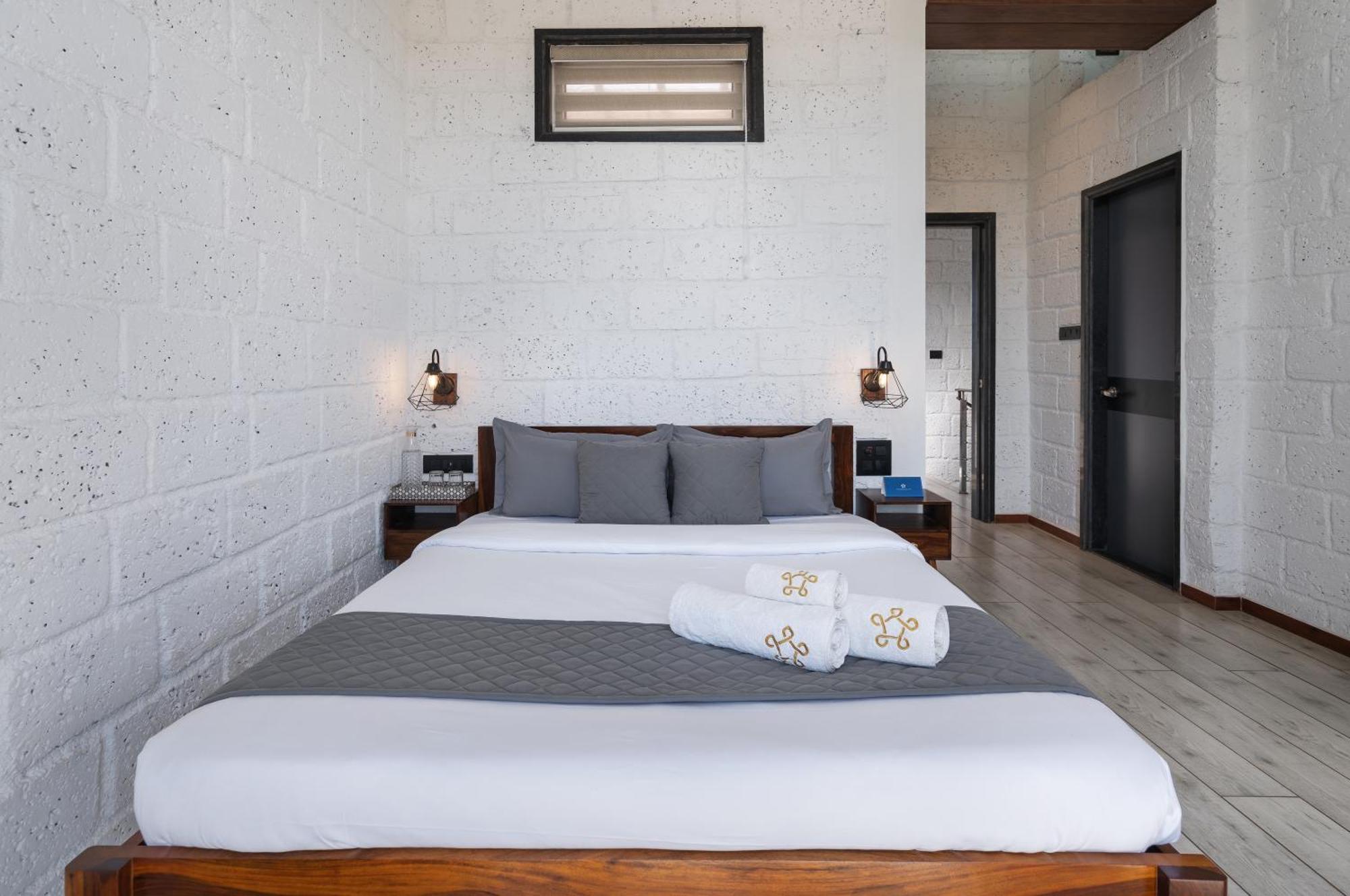 Saffronstays Calvin - 3 Bedroom Pool Villa In Lonavala Eksteriør billede