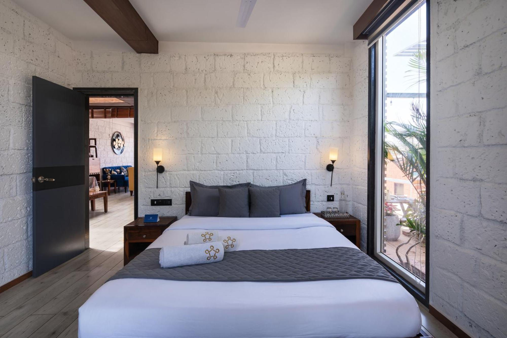 Saffronstays Calvin - 3 Bedroom Pool Villa In Lonavala Eksteriør billede