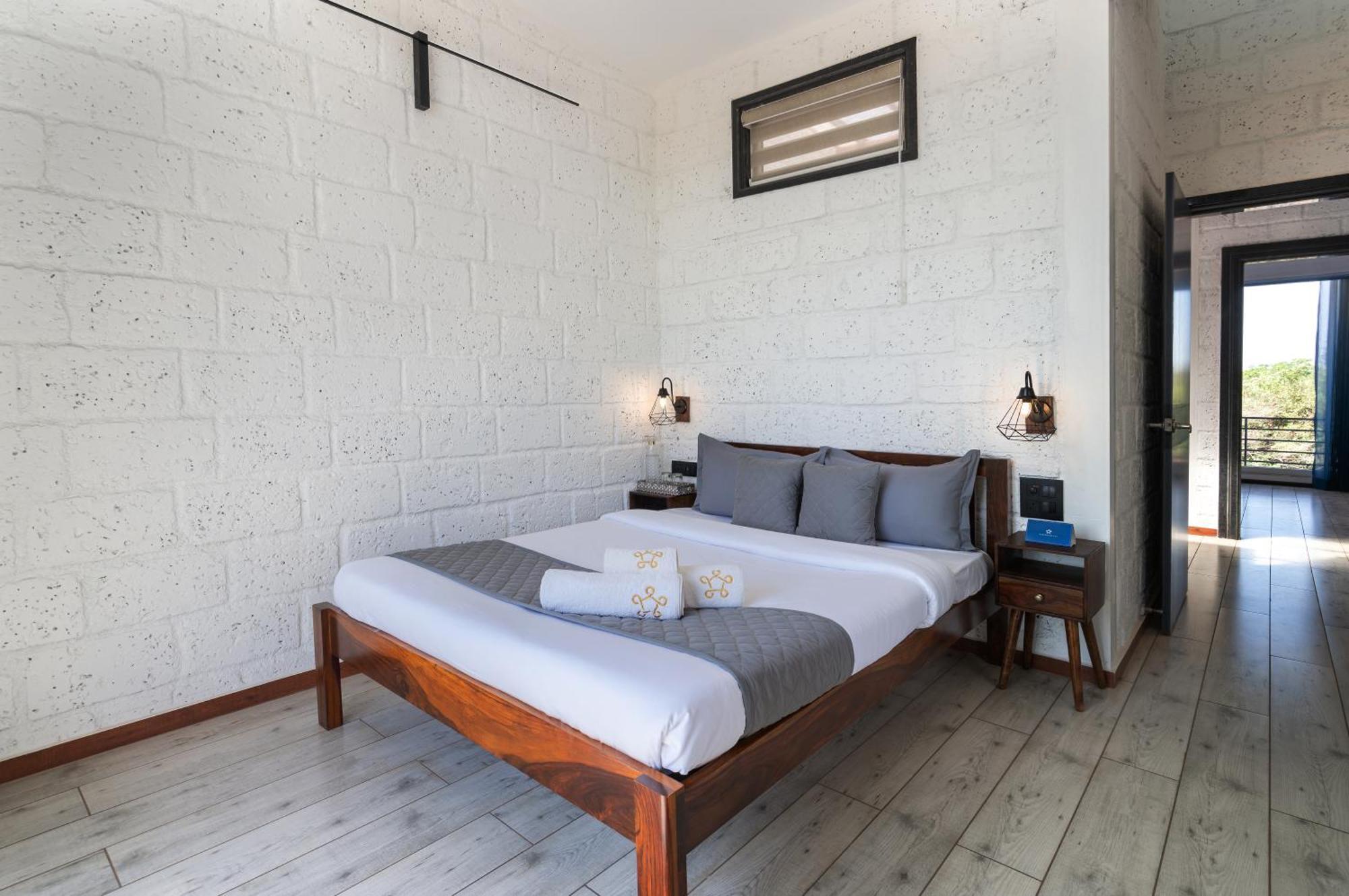 Saffronstays Calvin - 3 Bedroom Pool Villa In Lonavala Eksteriør billede